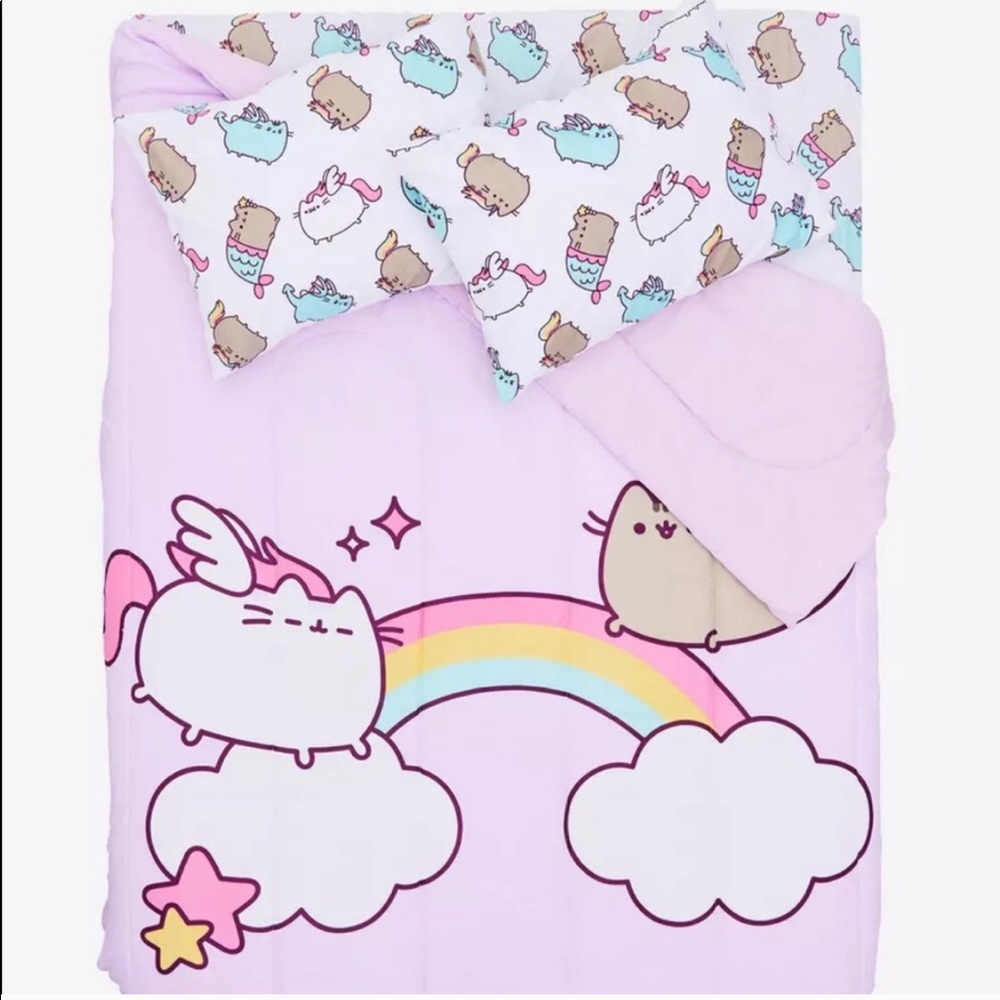 Pusheen Queen / Full Comforter - Brand New